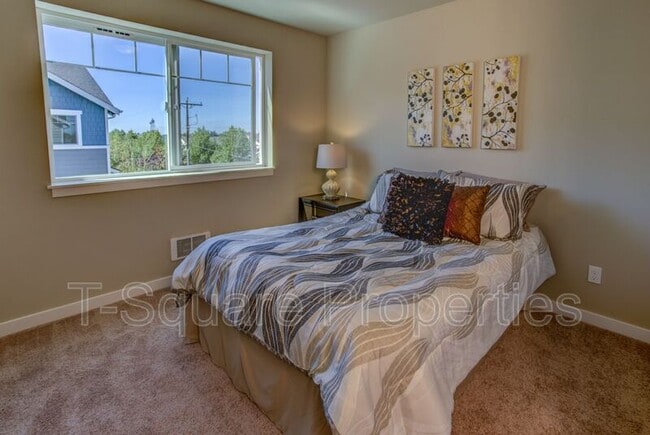 Building Photo - 14919 41st Ave SE