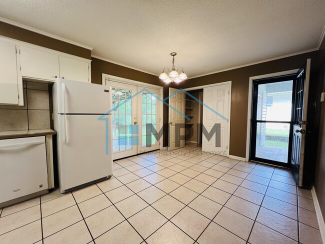 Building Photo - 128 Davis Ln