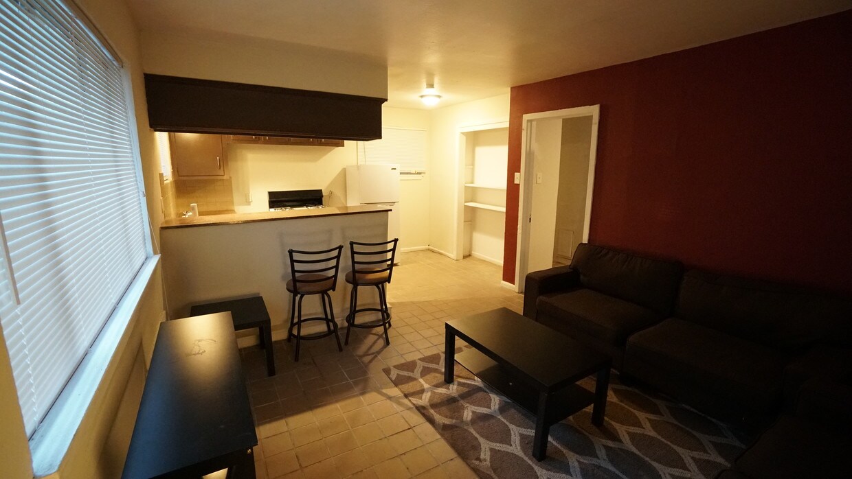 Foto del edificio - 2708 Oakcliff St