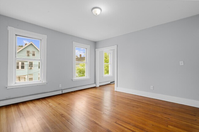 Foto del edificio - 354 Poplar St