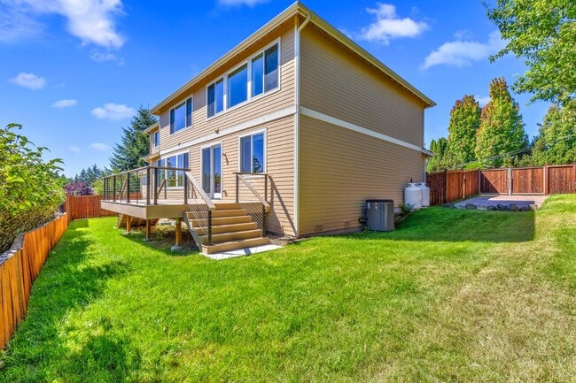 Building Photo - 11543 NE Skyward Loop