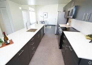 Luxury Apartments in Downtown Albuquerque - Monterey Place