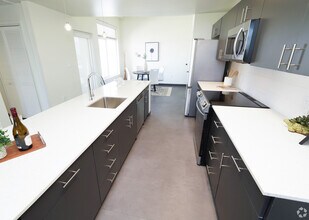 Luxury Apartments in Downtown Albuquerque - Monterey Place