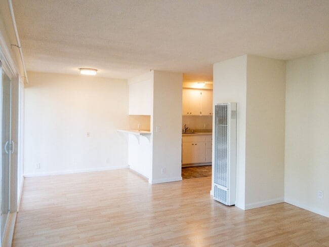 Photo - Tranquil 2BR/1BA Updated Unit! Tam Valley! Parking! Laundry! PROGRESSIVE Apartment