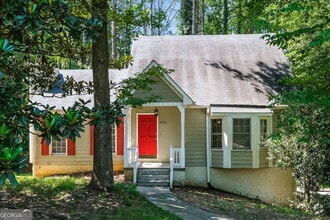 Building Photo - 2432 Hillboro Cir S W