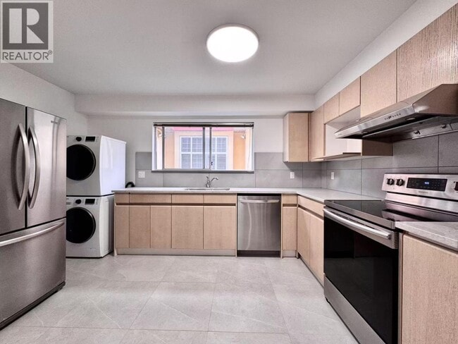 Building Photo - 1921 Harrison Dr