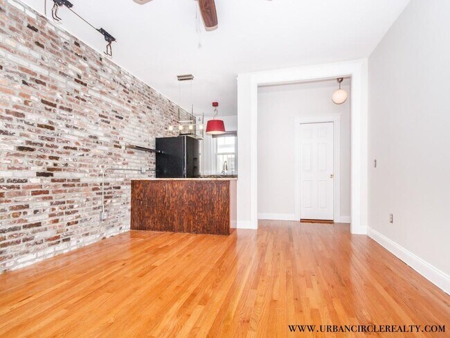 Building Photo - 313 Allston St