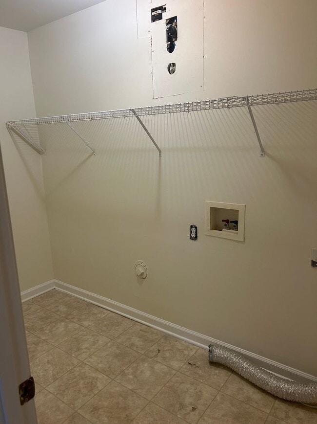 Foto del edificio - Mauldin, 3bd/2full 2/1/5ba, 1800+sf