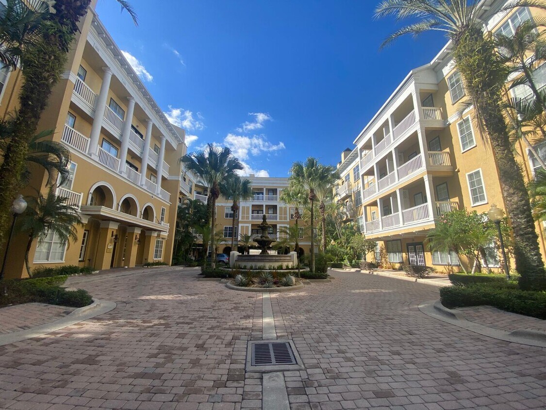 Foto principal - 806 N Orange Ave