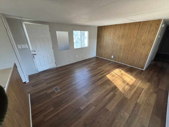 Foto del edificio - 300-27 Ricks Road