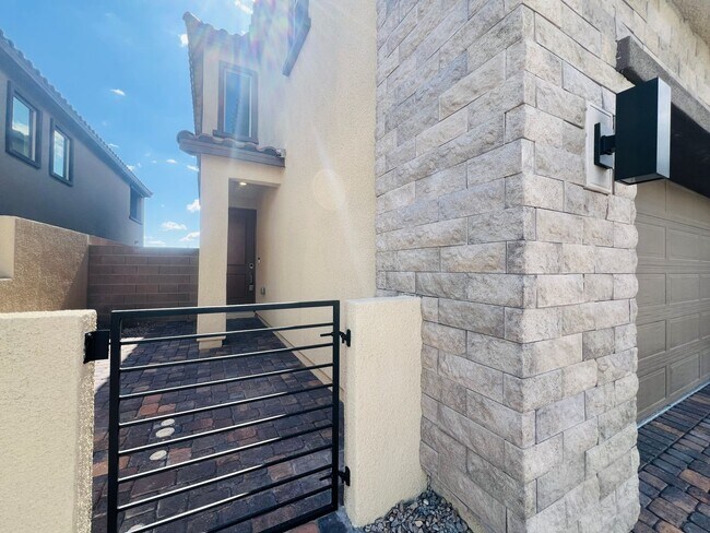 Building Photo - NEW Build- 3 bedroom 2.5 Bathrooms with Lo...