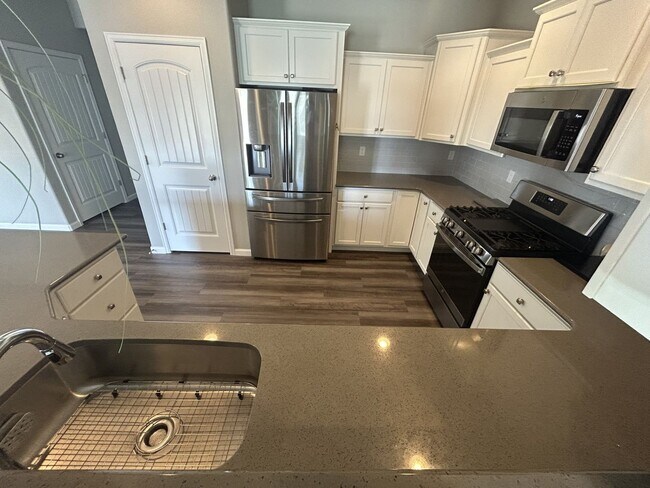 Building Photo - 4079 Samaritan Lp