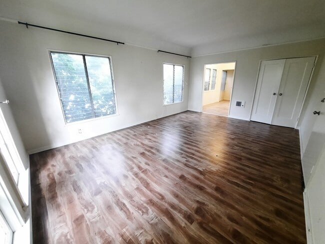 Building Photo - 148 S Bedford Dr