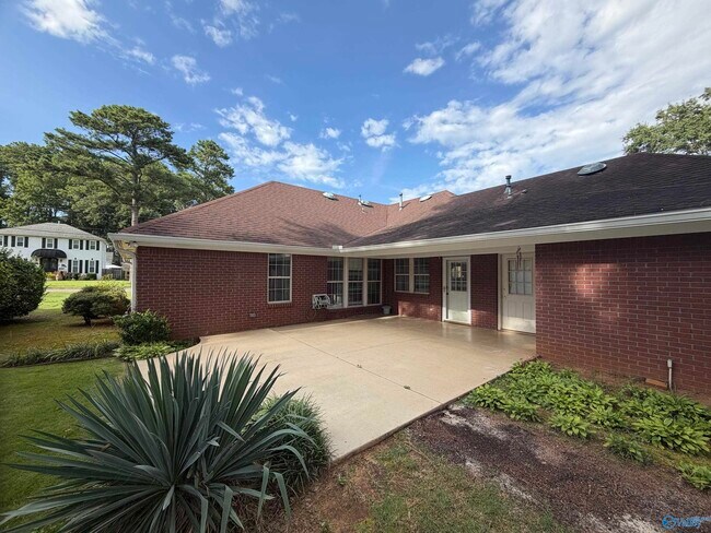 Foto del edificio - 701 Rigel Dr SW