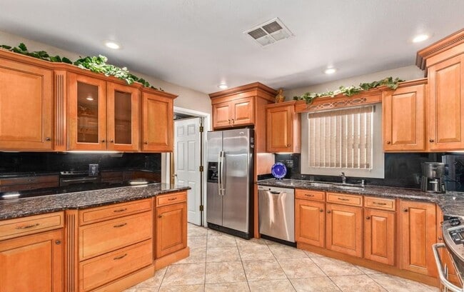 Photo - Updated 3bd w/ pool  51ave Bell House