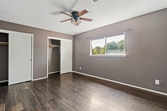 Building Photo - 11610 Hillcroft Ave