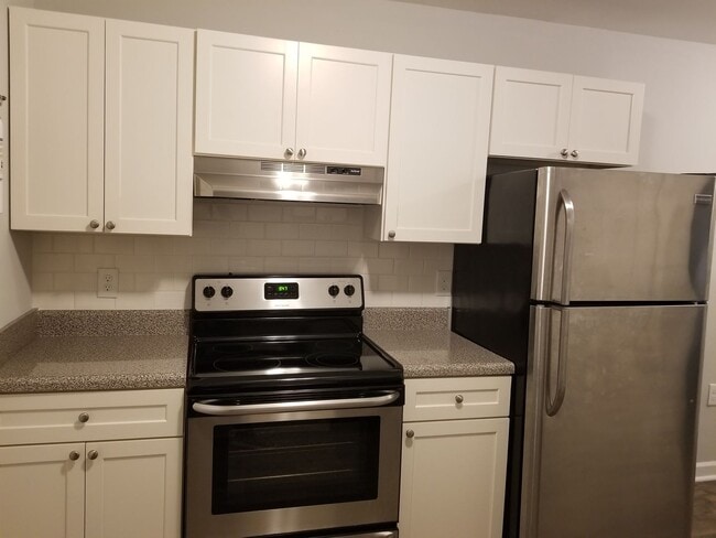 Building Photo - 5907 Lone Oak Dr SW