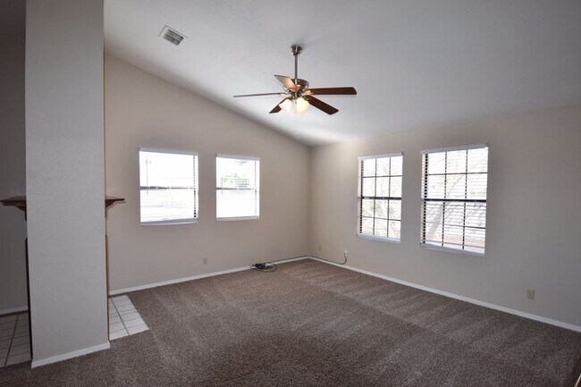 Building Photo - 4009 E Amberwood Dr