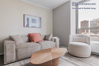 Building Photo - 3450 N Lake Shore Dr