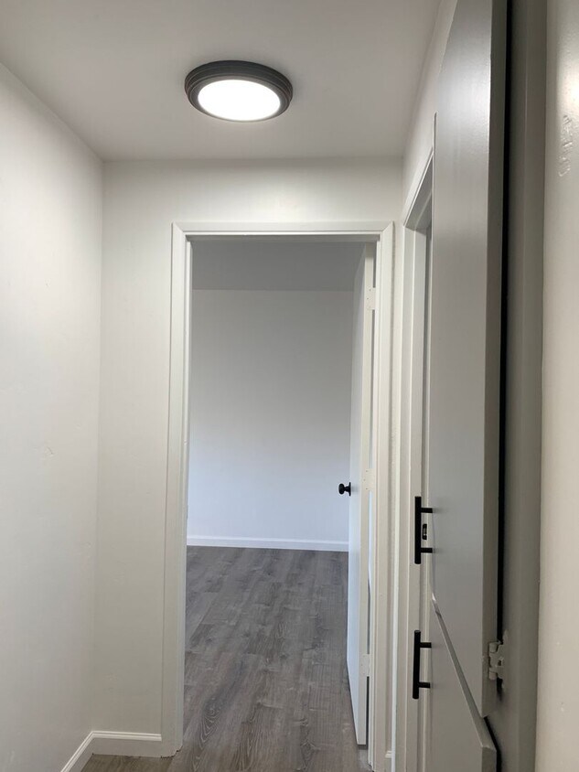 Building Photo - 851 NE A St