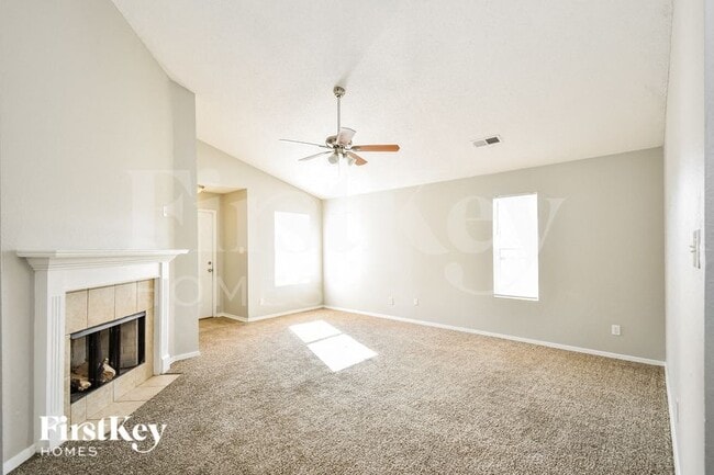 Building Photo - 4820 Royal Run Dr