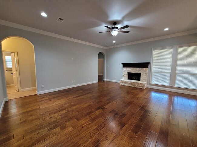 Building Photo - 104 Whitetail Dr