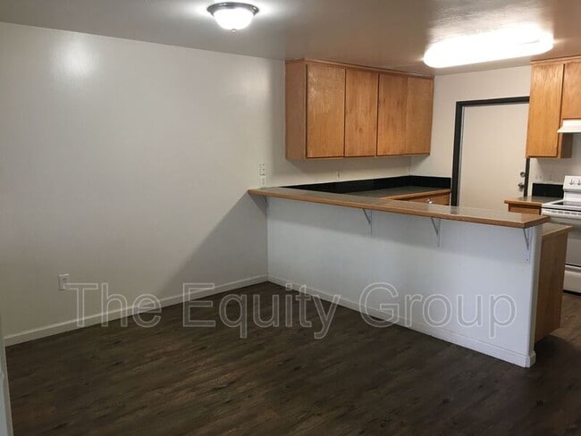 Foto del edificio - 415 N Park St