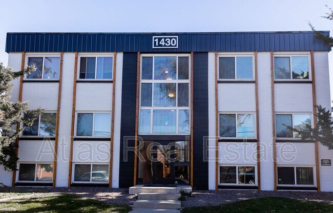 Building Photo - 1430 N Moline St