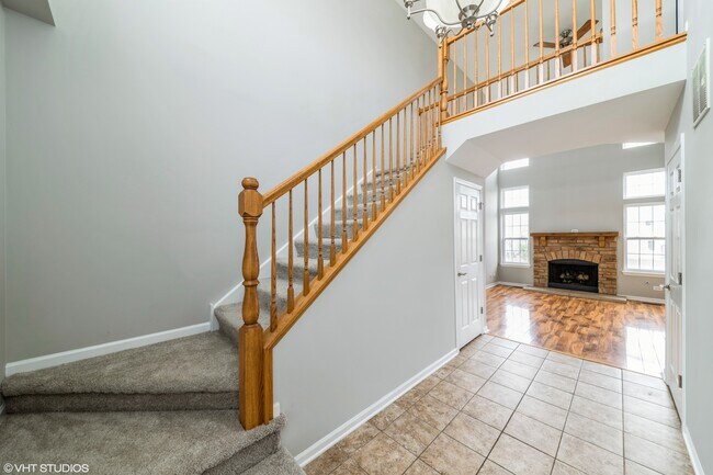 Building Photo - 565 Yorkshire Ln