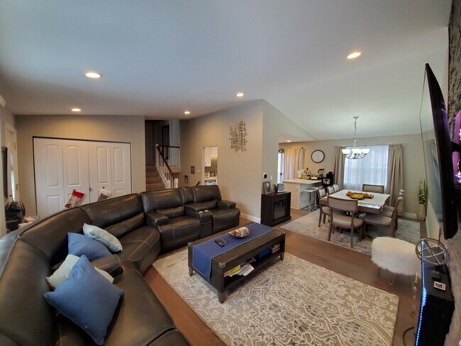 living and dining rooms - 4431 Olmstead Dr