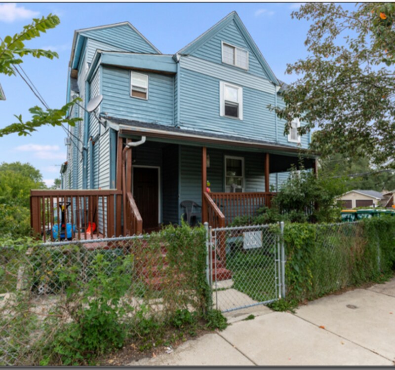 221 N Eastern Ave Unit 3, Joliet, IL 60432 Room for Rent in Joliet, IL