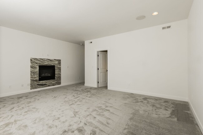 Building Photo - 7717 S 115th Pl