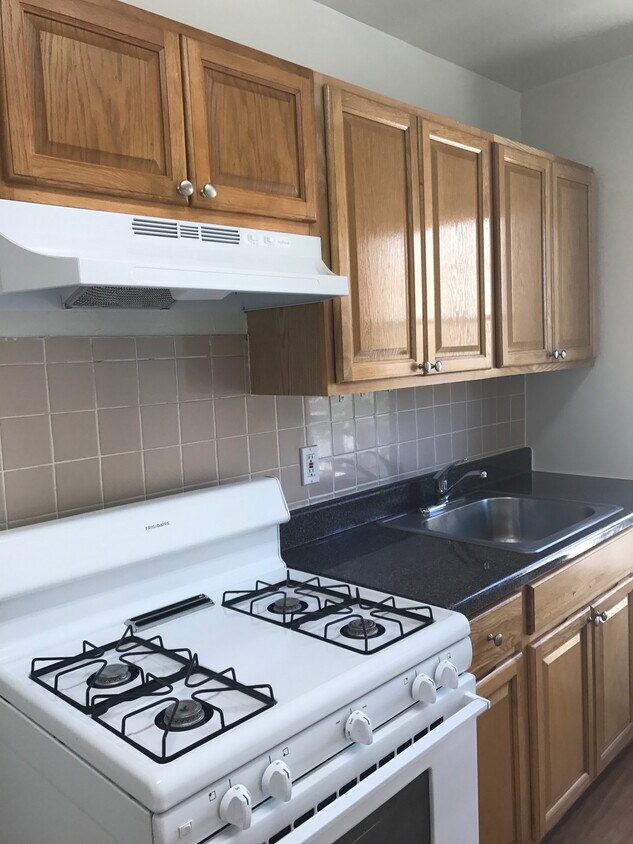 Primary Photo - 15806 76th Ave