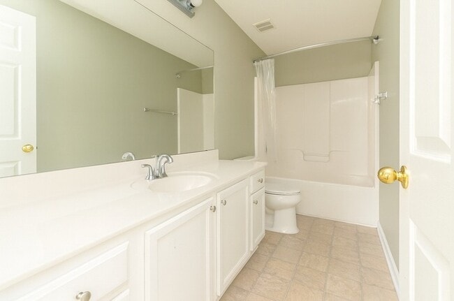 Foto del edificio - 1701 Summerwoods Ln