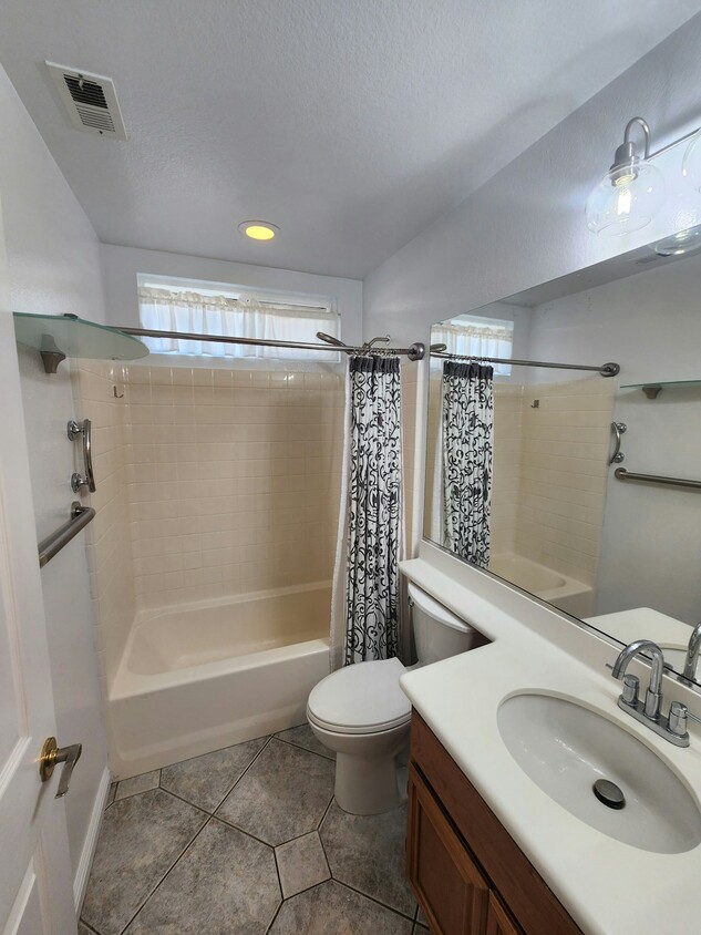 Foto principal - 1524 Carmel Ave
