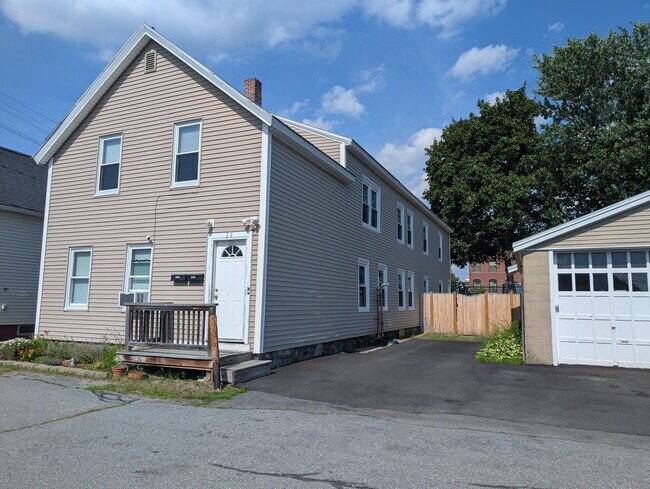 Building Photo - 34 Willow St