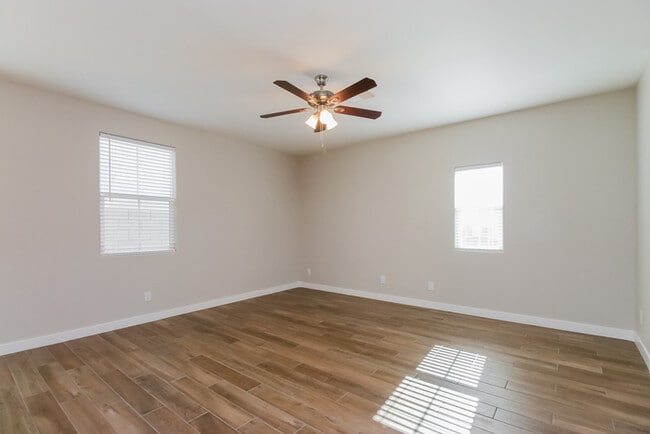 Foto del edificio - 5553 S Dillon