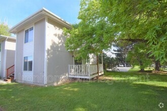 Building Photo - 515 S 15th Ave