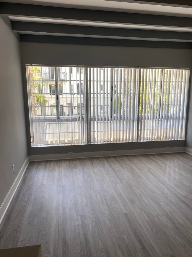 Building Photo - 330 S Willaman Dr