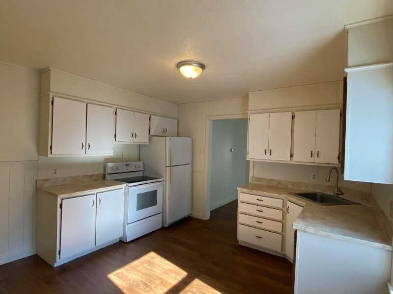 72 James St Unit 3, Auburn, ME 04210 Room for Rent in Auburn, ME