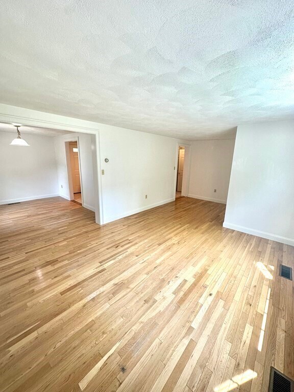Building Photo - 25 Elmwood St