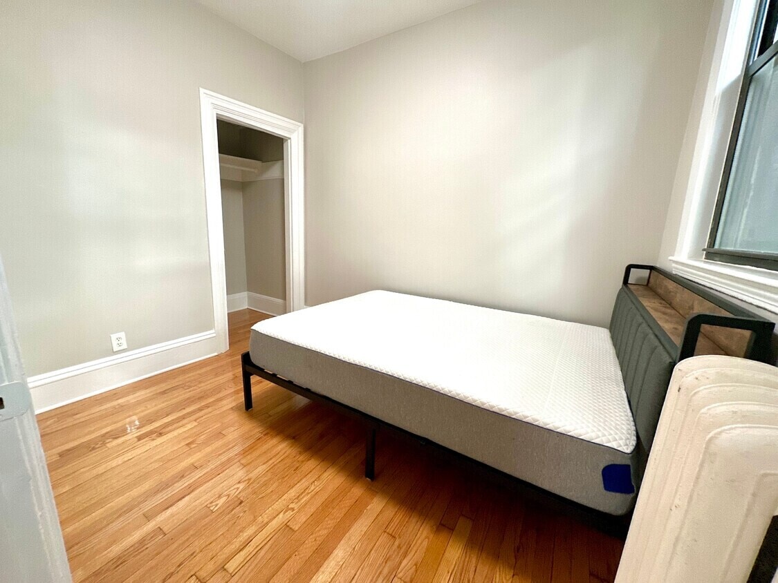 *Pictures are representative samples of the advertised unit. In some cases, the actual units you tou - 10 Isabella St