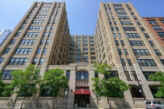 Building Photo - 728 W Jackson Blvd
