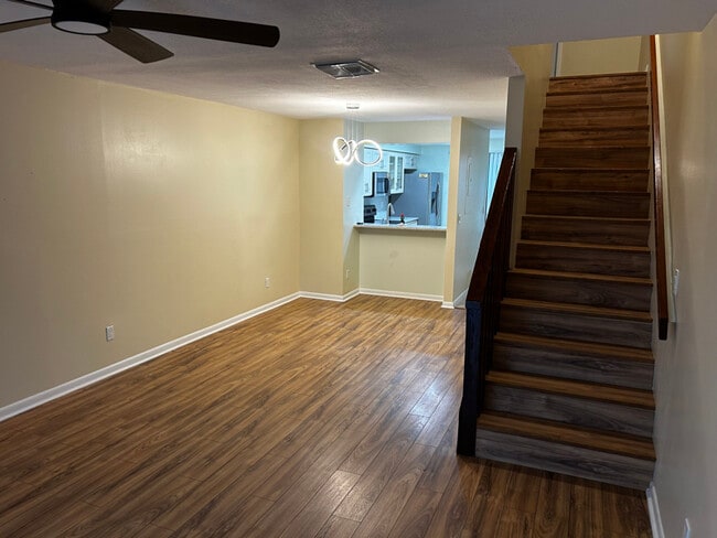 Foto del edificio - 3583 Whispering Oaks Ln