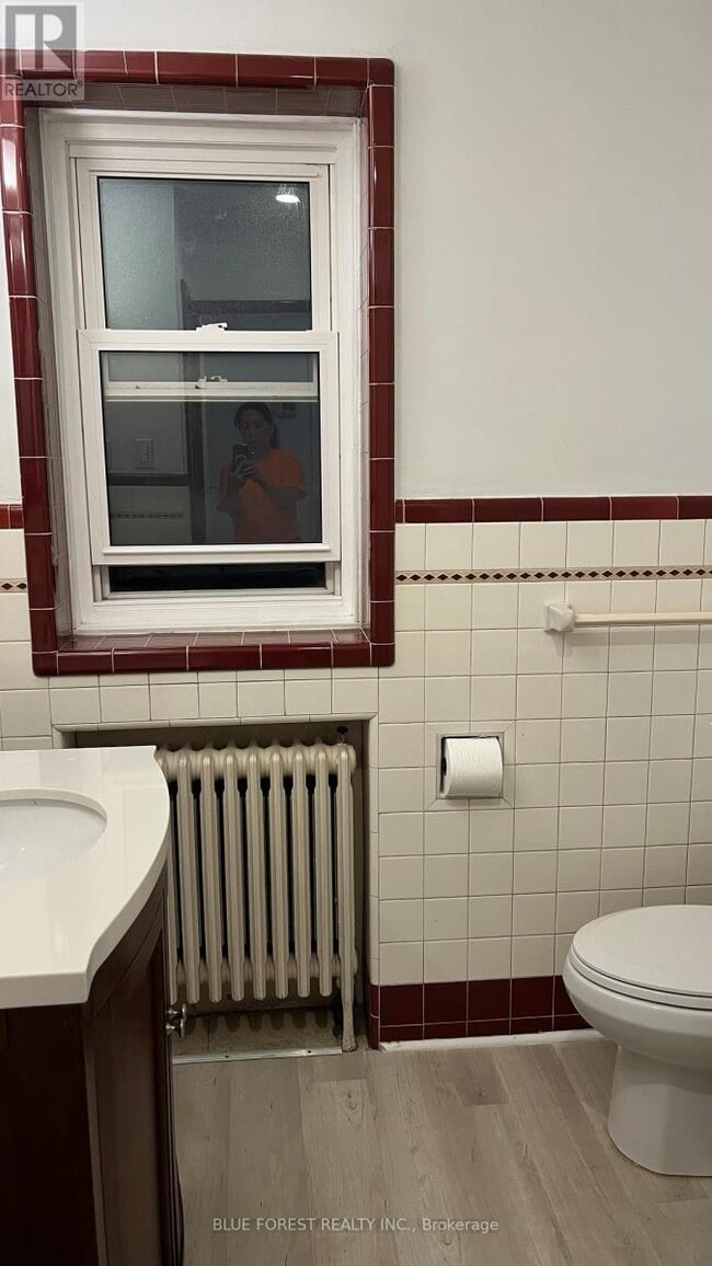 Building Photo - 25 Norfolk St N