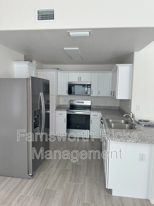 Foto del edificio - 5013 E Covina St