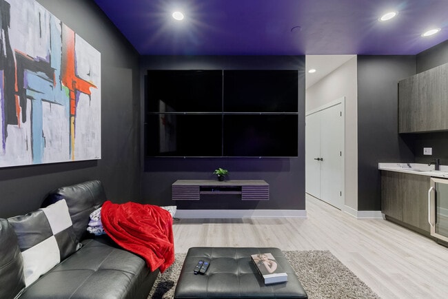 Building Photo - 2019 N Bingham St