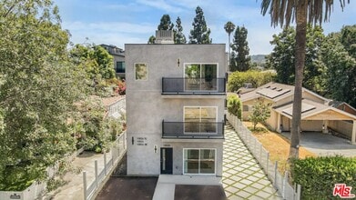 Building Photo - 10828 Hesby St
