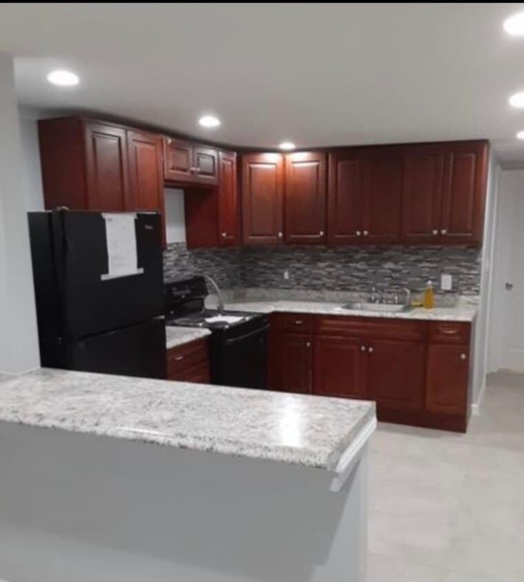 Kitchen - 930 Dumont Ave
