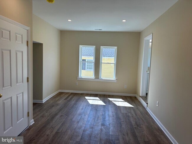 Foto del edificio - 319 W Ridge Pike